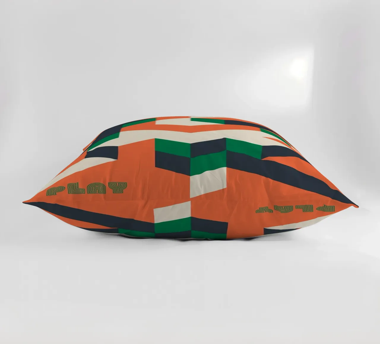 play. cuscino da FRICKE DESIGN