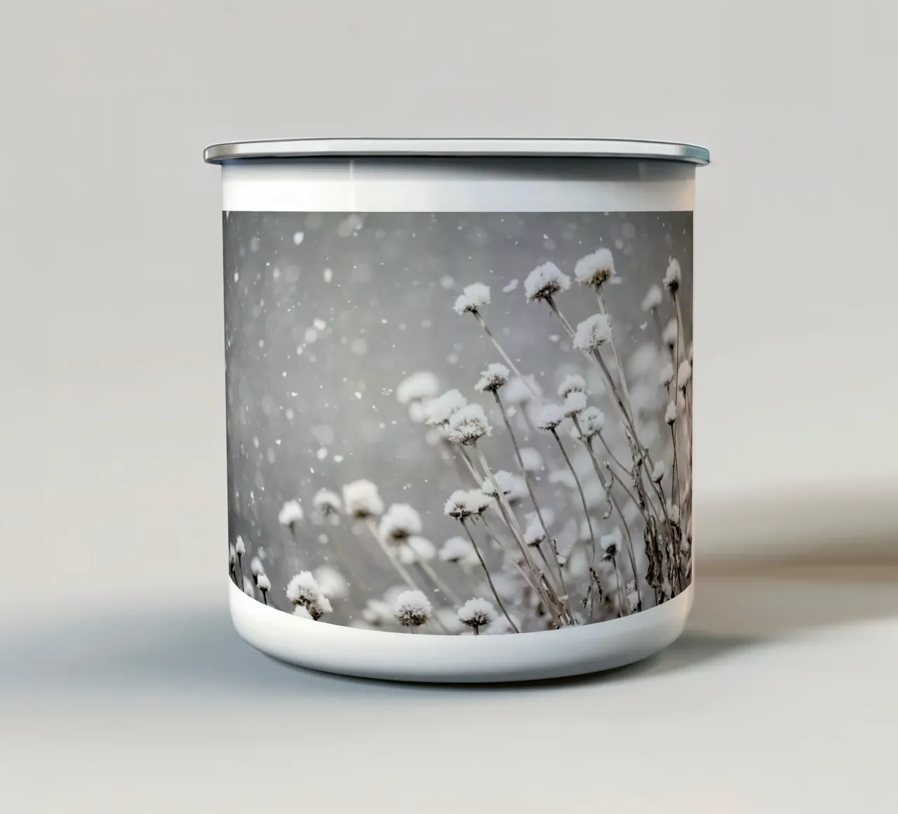 Watching Snow Settle @PixLifePhoto tazza in smalto da EyeEm Mobile GmbH