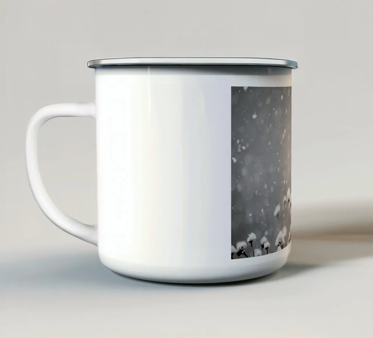 Watching Snow Settle @PixLifePhoto tazza in smalto da EyeEm Mobile GmbH