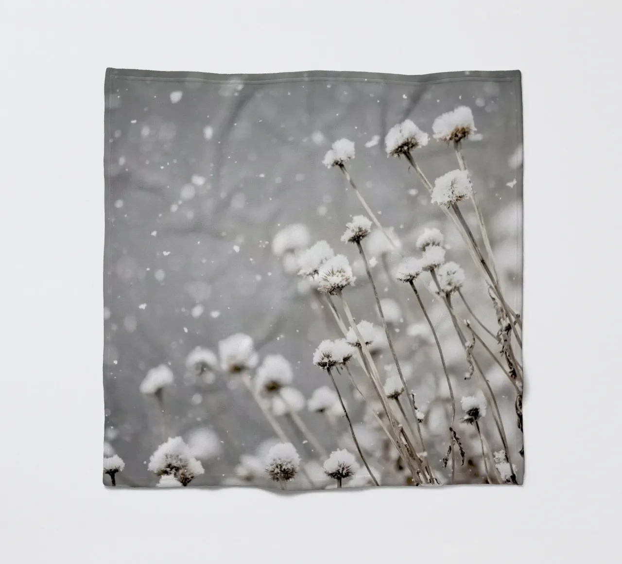 Watching Snow Settle @PixLifePhoto fleecedeken van EyeEm Mobile GmbH