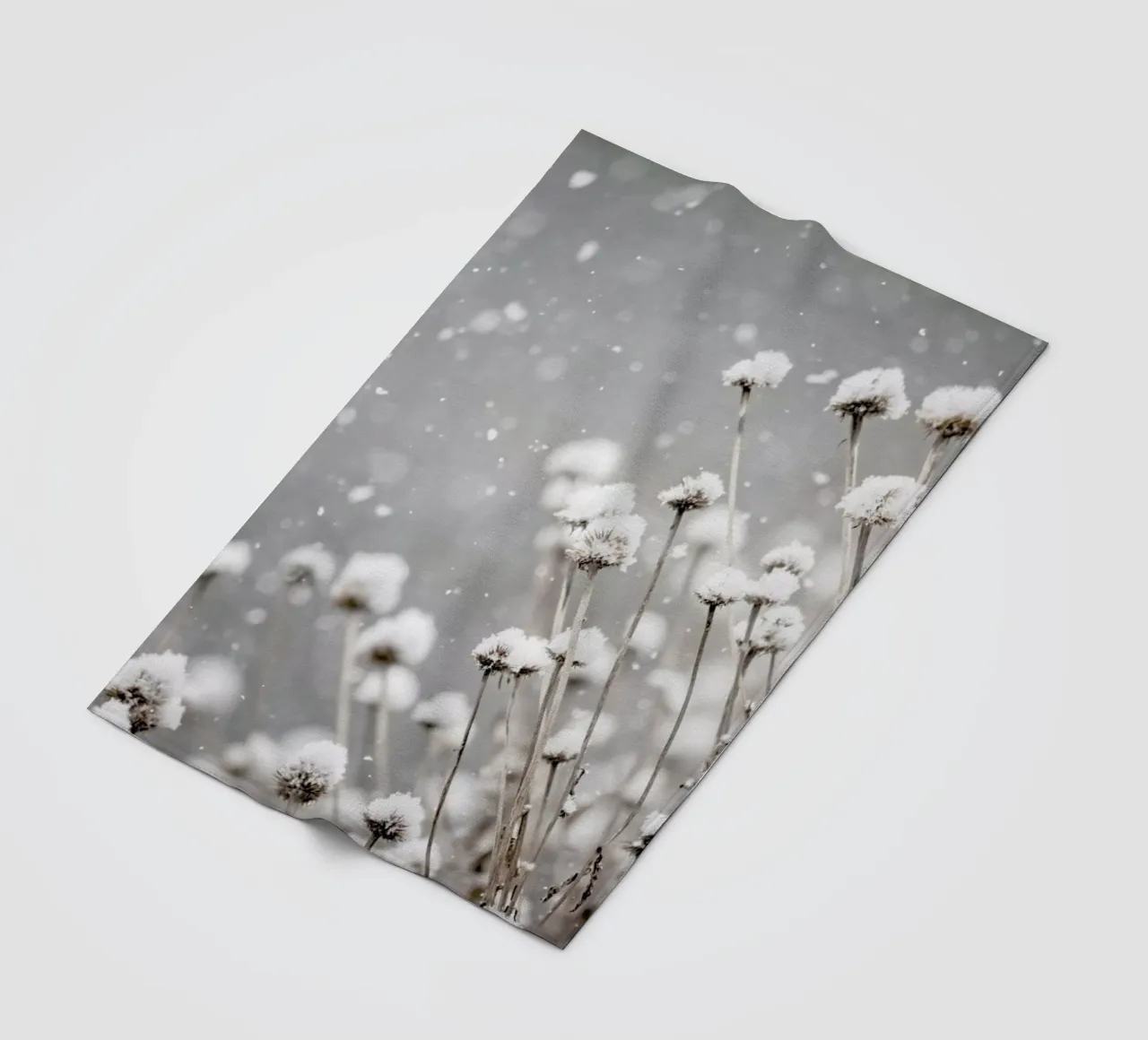 Watching Snow Settle @PixLifePhoto fleecedeken van EyeEm Mobile GmbH