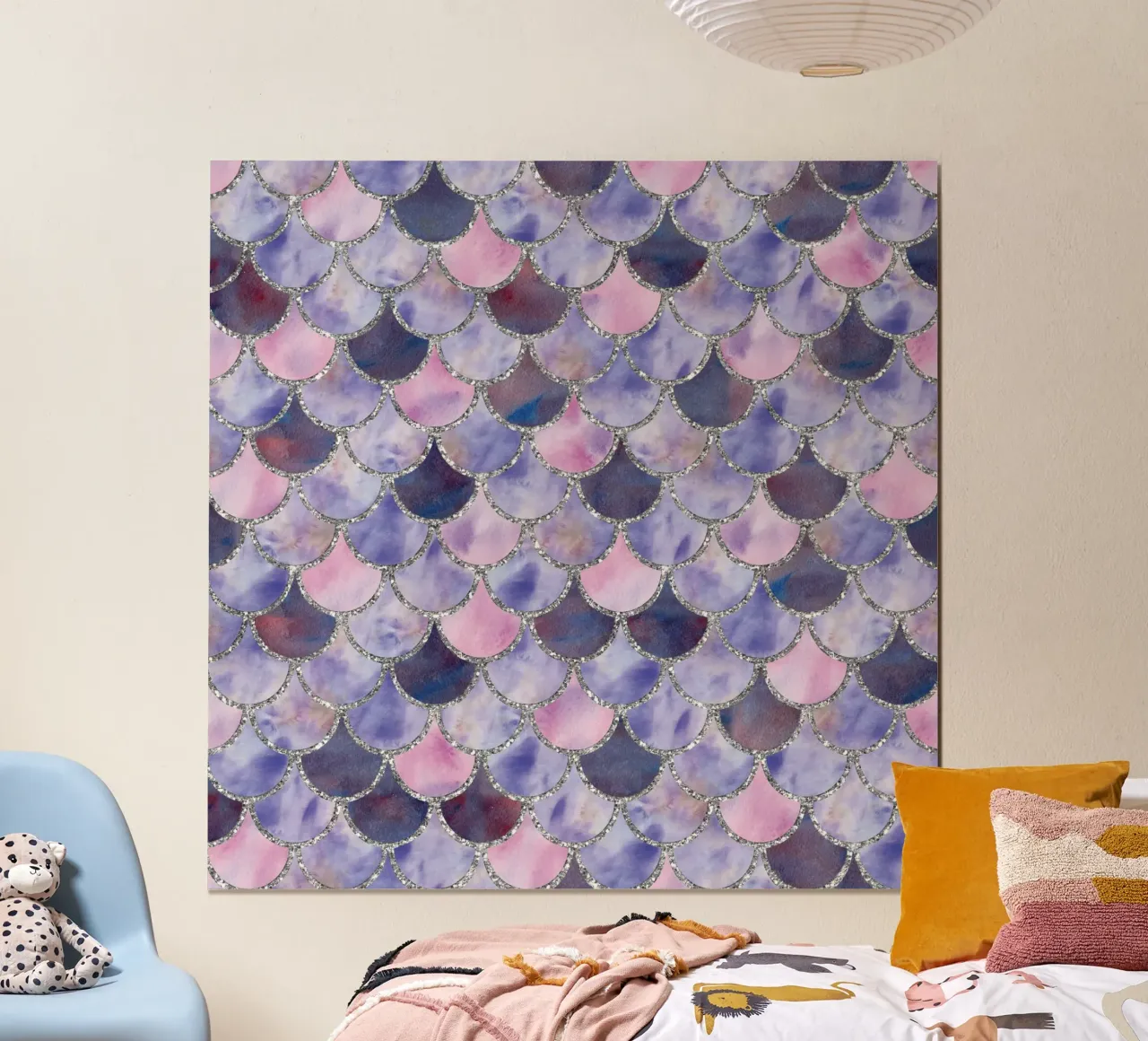 Scaglie di sirena in lavanda poster con telaio in alluminio da Happy Littles