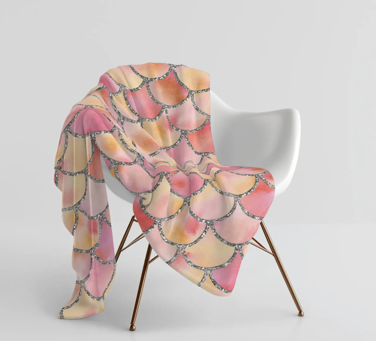 Scaglie di sirena in rosa confetto coperta in pile da Happy Littles