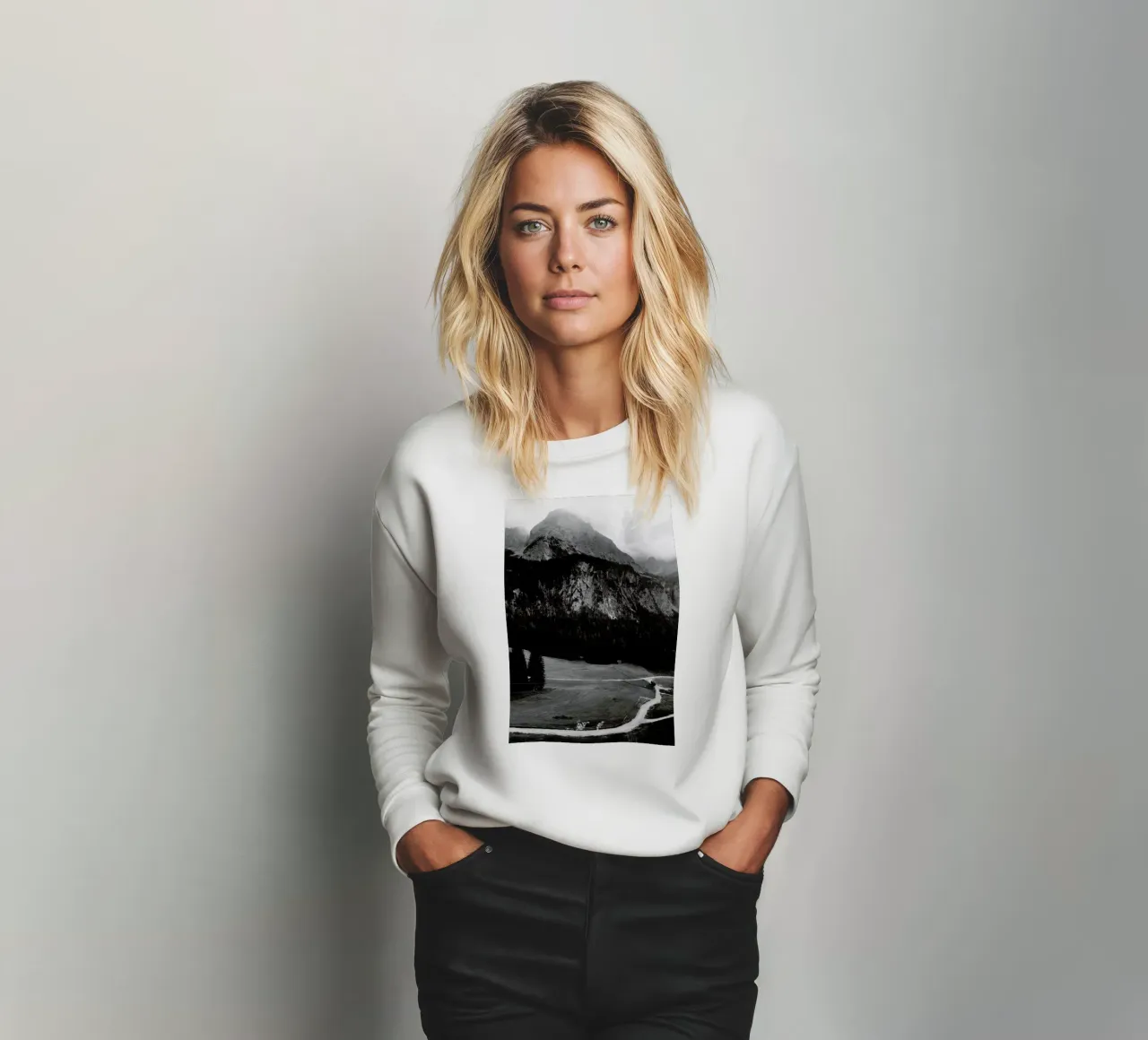 Clouds Hanging Low felpa da Sebastian Hilgetag