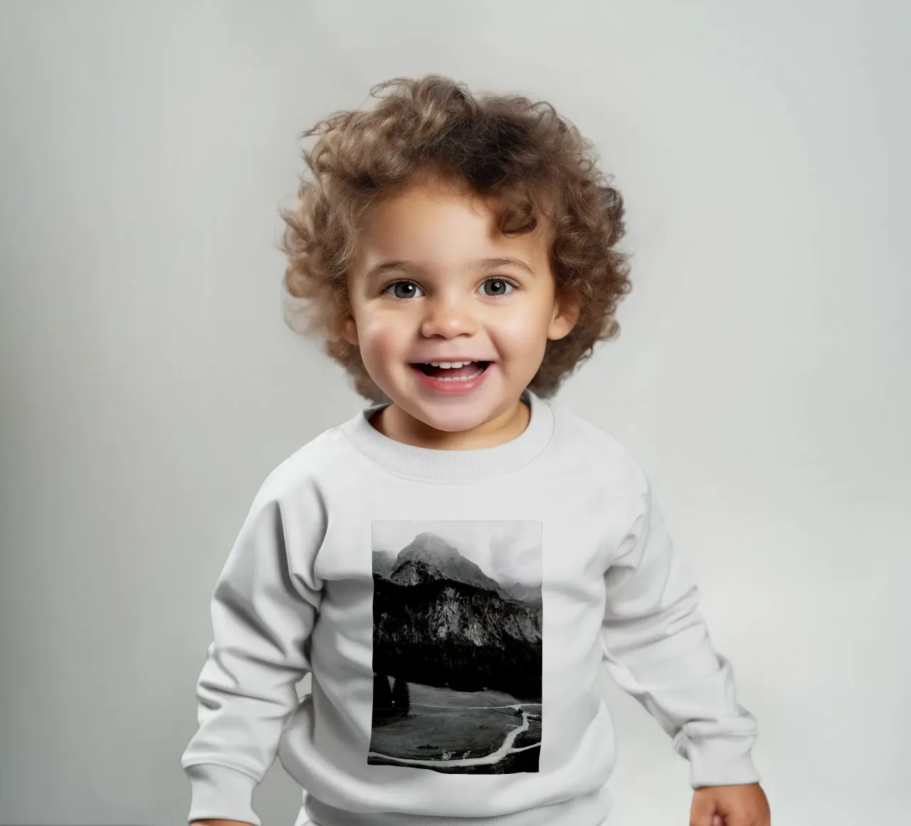 Clouds Hanging Low felpa neonato da Sebastian Hilgetag