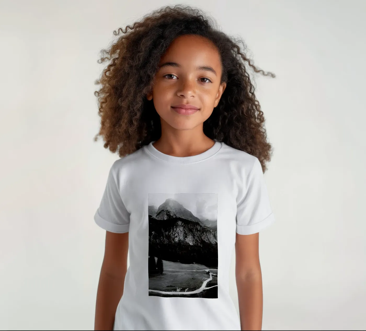 Clouds Hanging Low t-shirt bambini da Sebastian Hilgetag