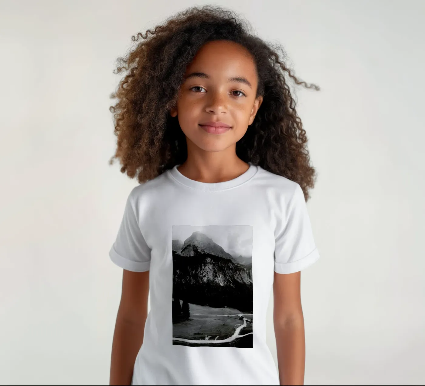Clouds Hanging Low t-shirt bambini da Sebastian Hilgetag