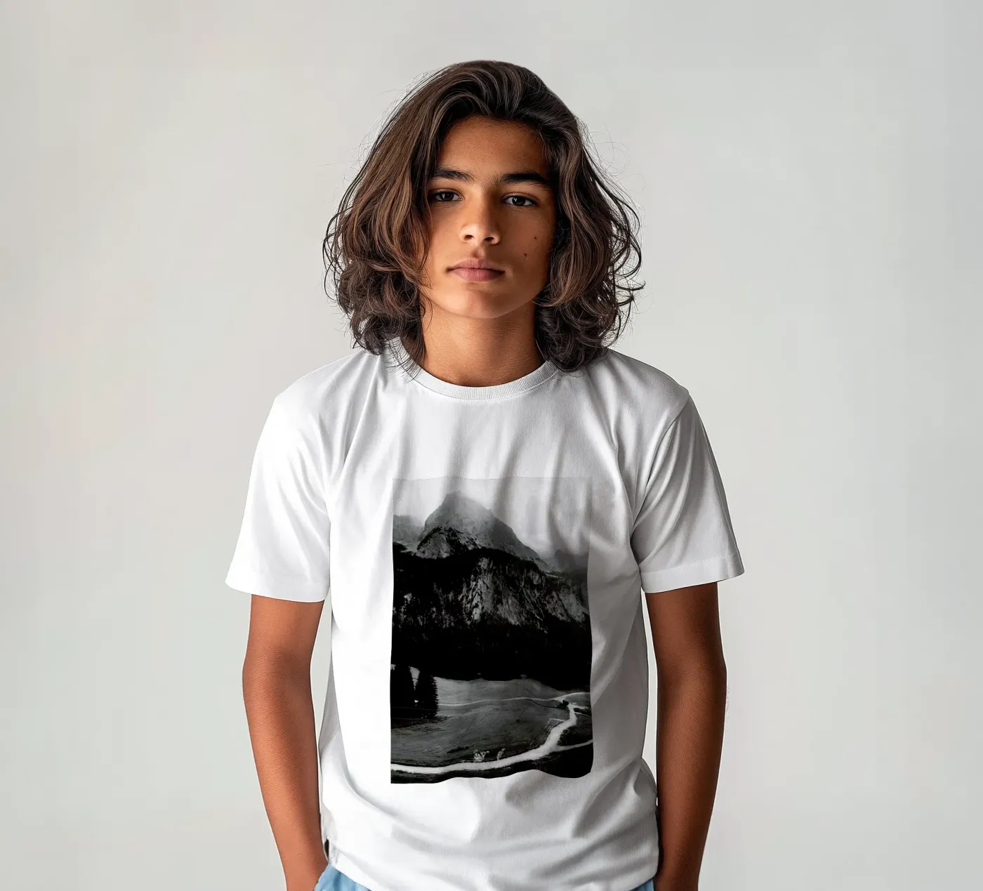 Clouds Hanging Low t-shirt bambini da Sebastian Hilgetag