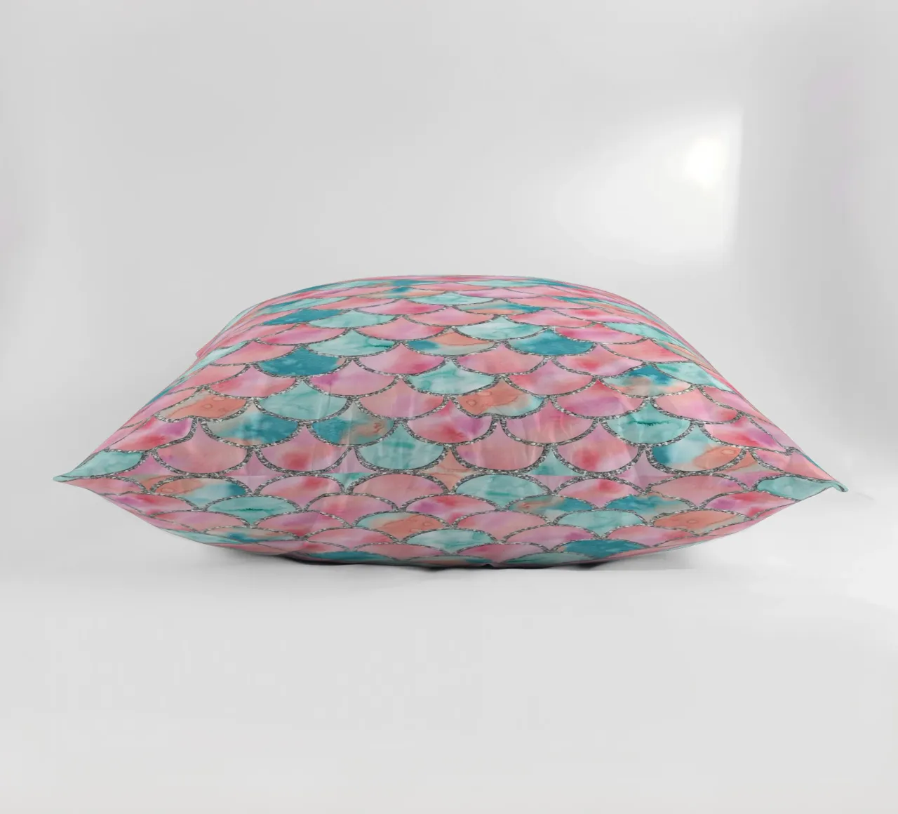 Scaglie di sirena in menta corallina cuscino da Happy Littles