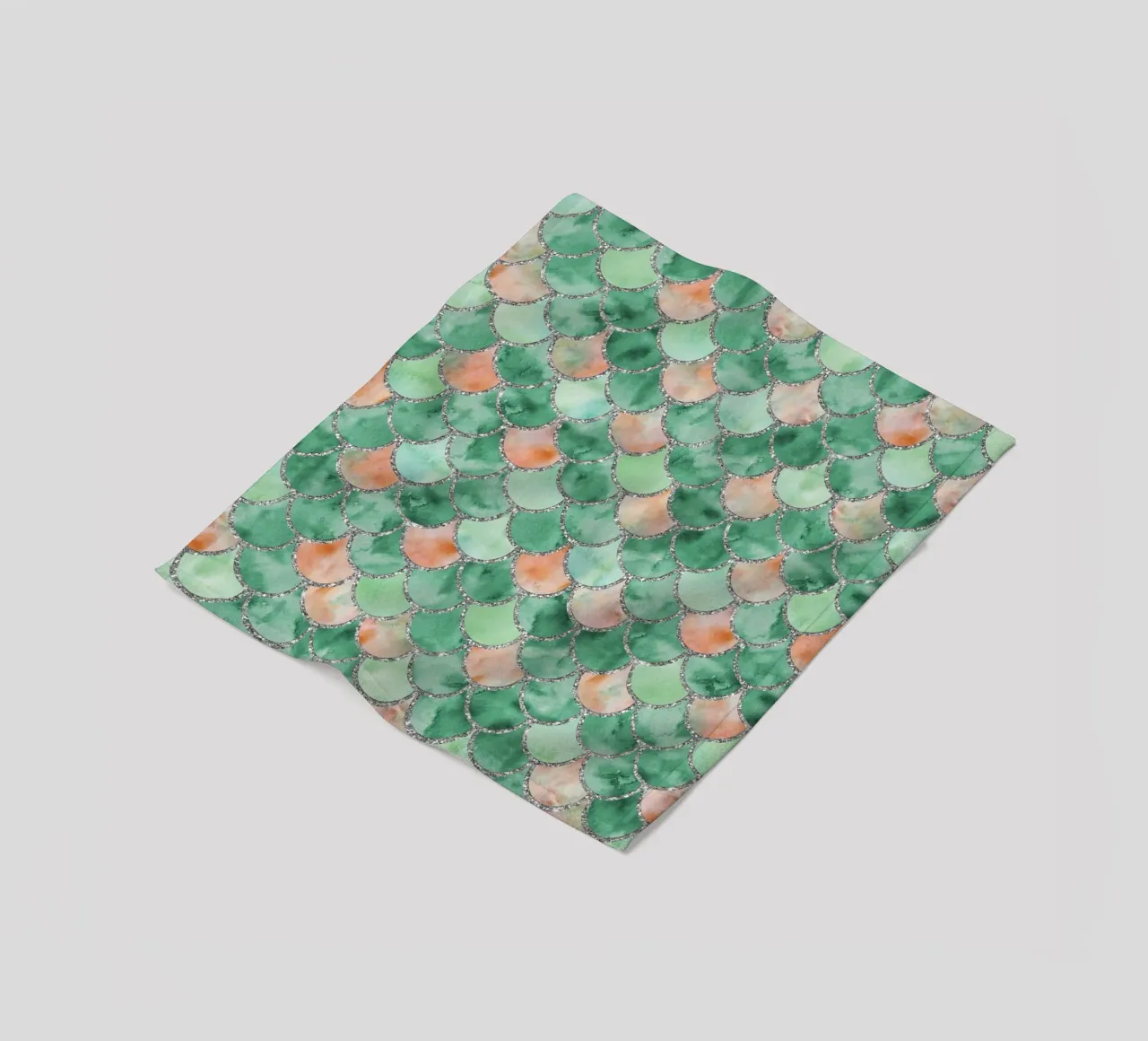Scaglie di sirena in verde fresco coperta in pile da Happy Littles