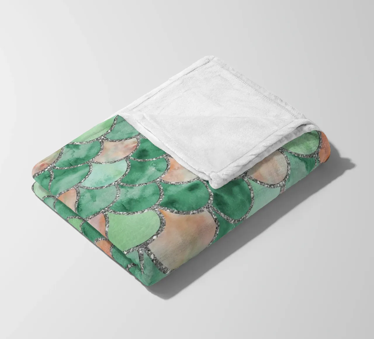 Scaglie di sirena in verde fresco coperta in pile da Happy Littles