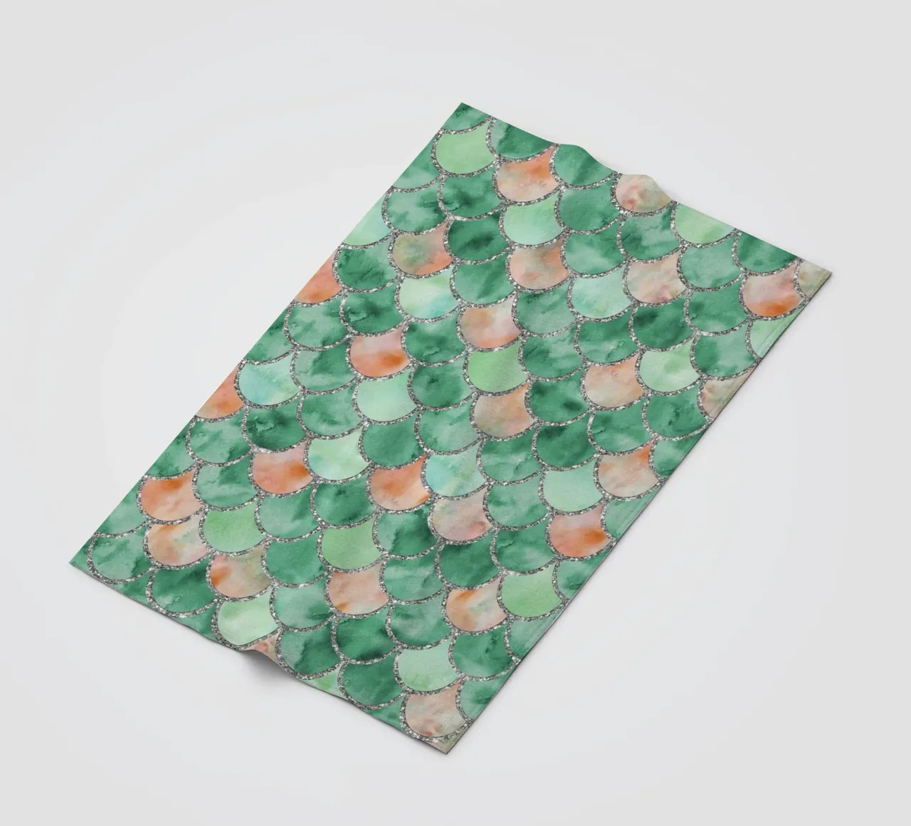 Scaglie di sirena in verde fresco coperta in pile da Happy Littles