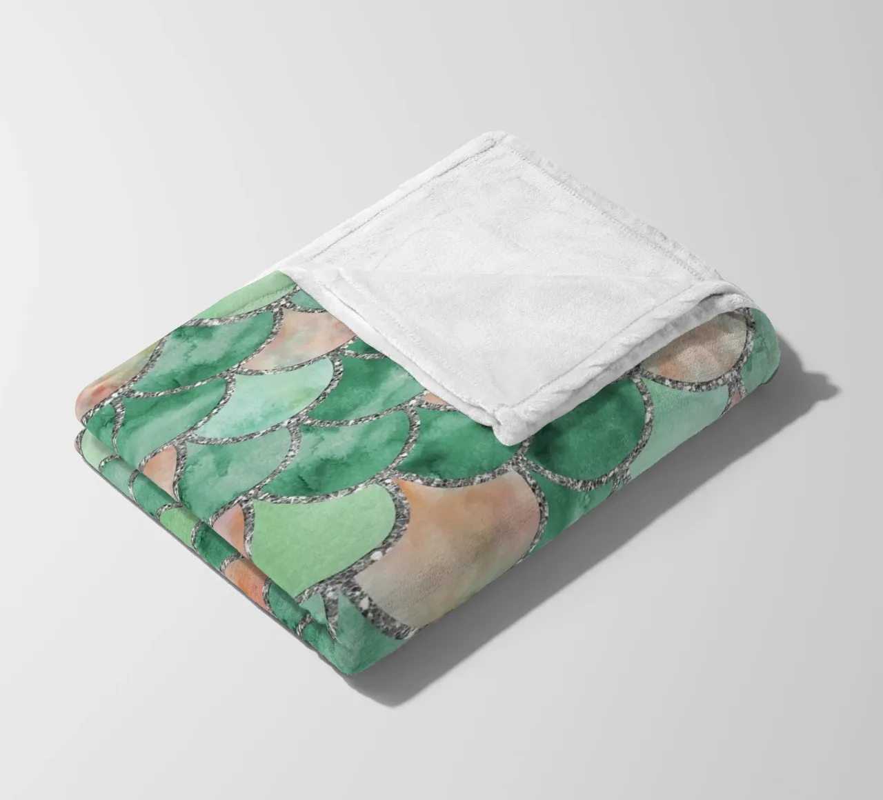 Scaglie di sirena in verde fresco coperta in pile da Happy Littles