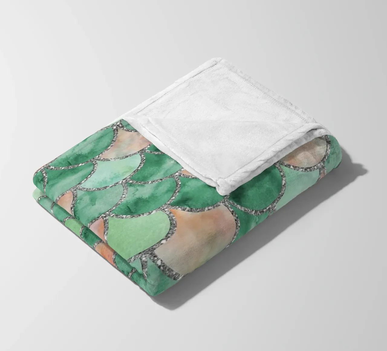 Scaglie di sirena in verde fresco coperta in pile da Happy Littles