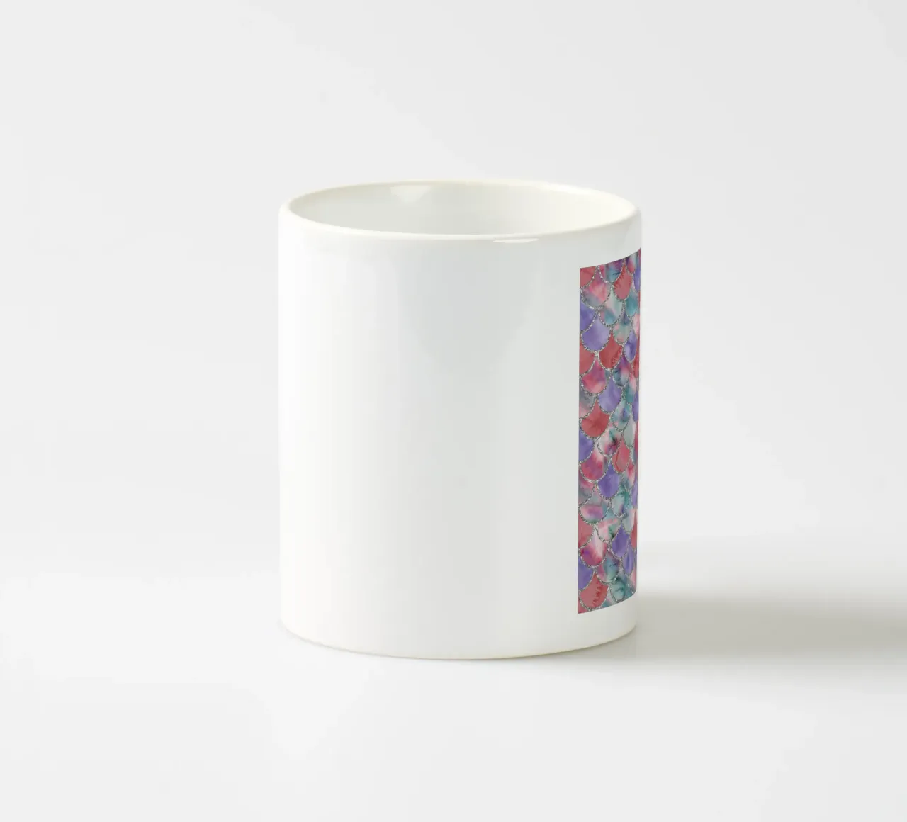 Scaglie di sirena in viola bordeaux tazza in ceramica da Happy Littles