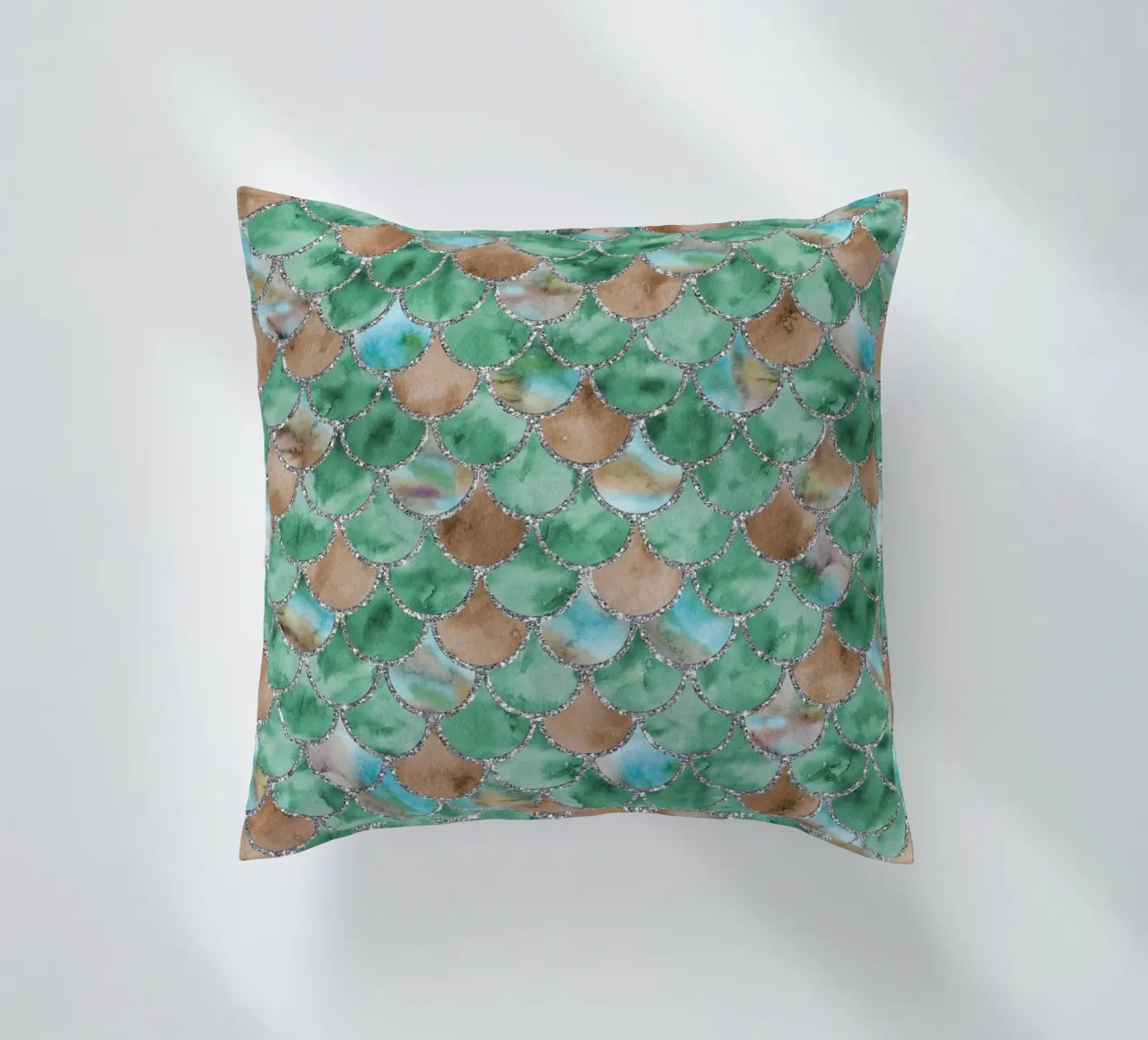 Scaglie di sirena in giada color terra cuscino da Happy Littles