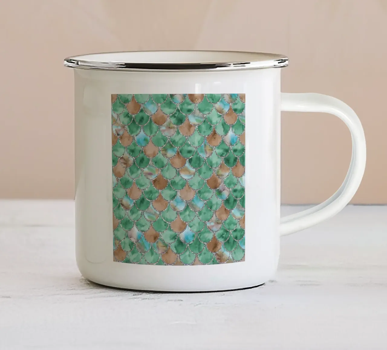 Scaglie di sirena in giada color terra tazza in smalto da Happy Littles
