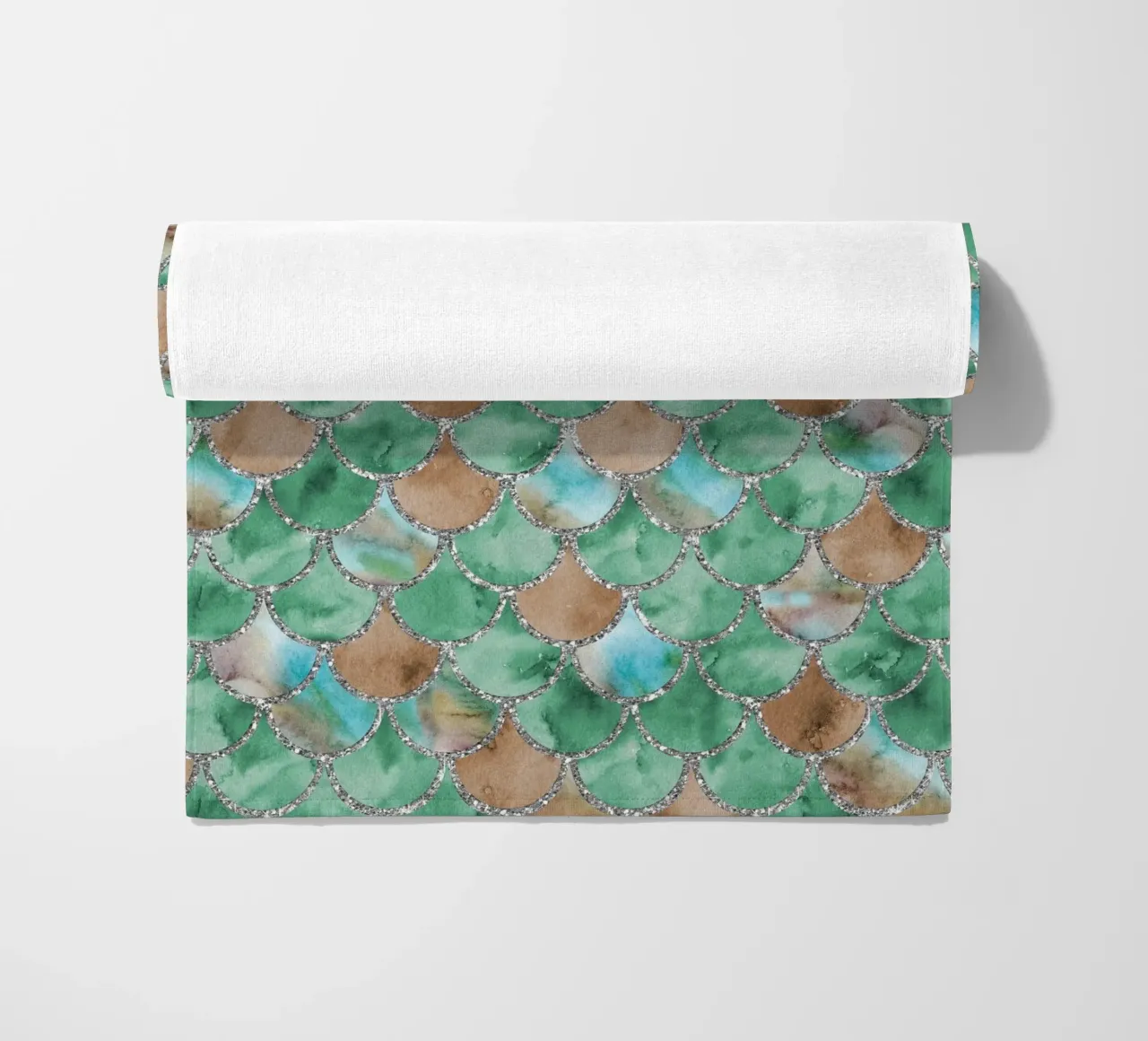 Scaglie di sirena in giada color terra telo mare da Happy Littles