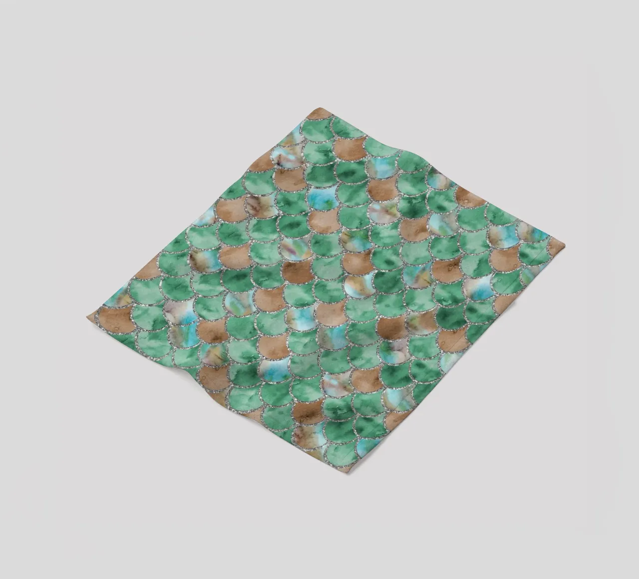 Scaglie di sirena in giada color terra coperta in pile da Happy Littles