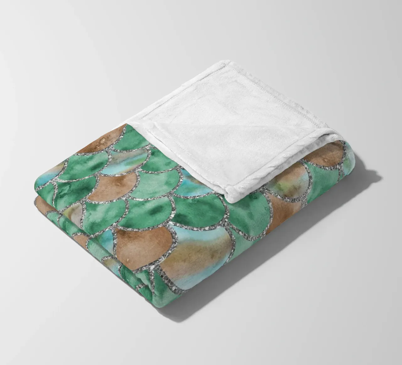 Scaglie di sirena in giada color terra coperta in pile da Happy Littles