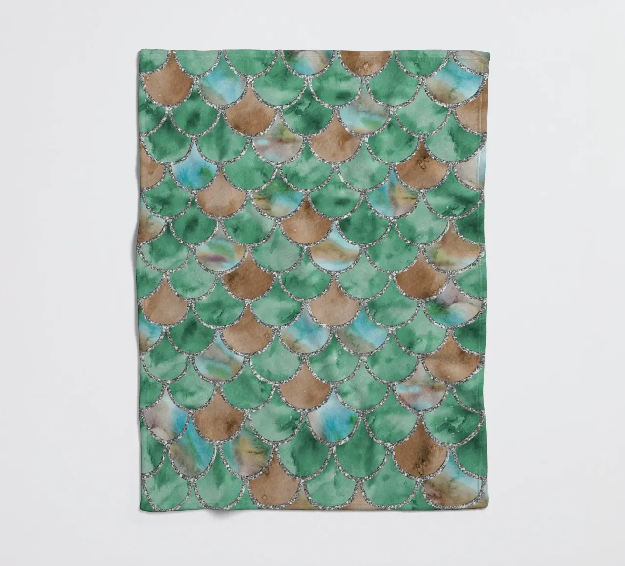 Scaglie di sirena in giada color terra coperta in pile da Happy Littles