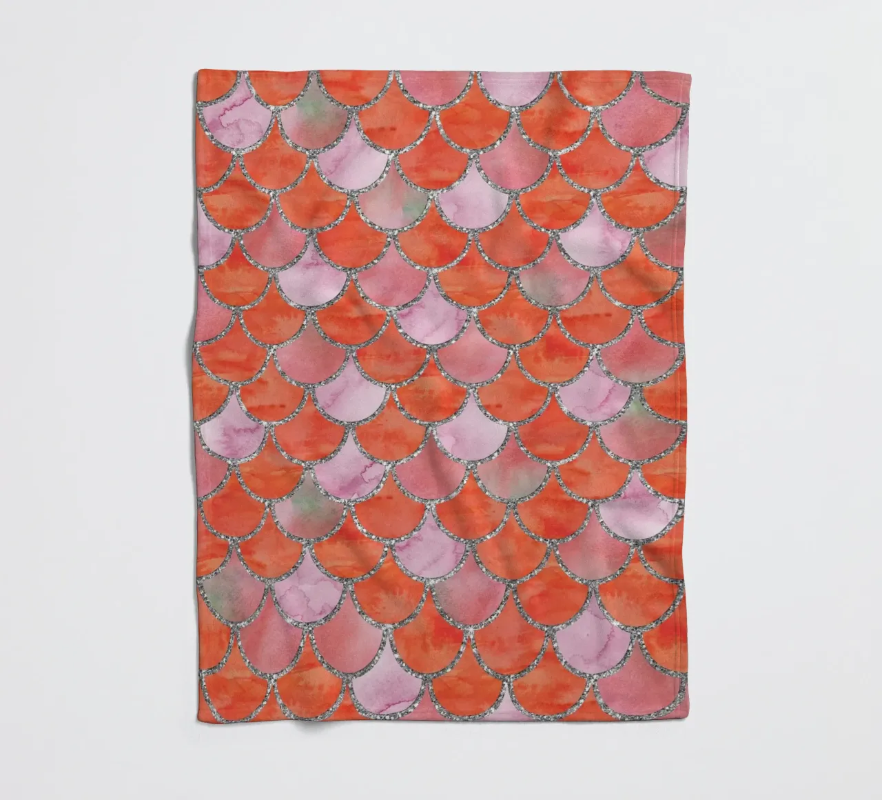Scaglie di sirena in Tangerine Blush coperta in pile da Happy Littles