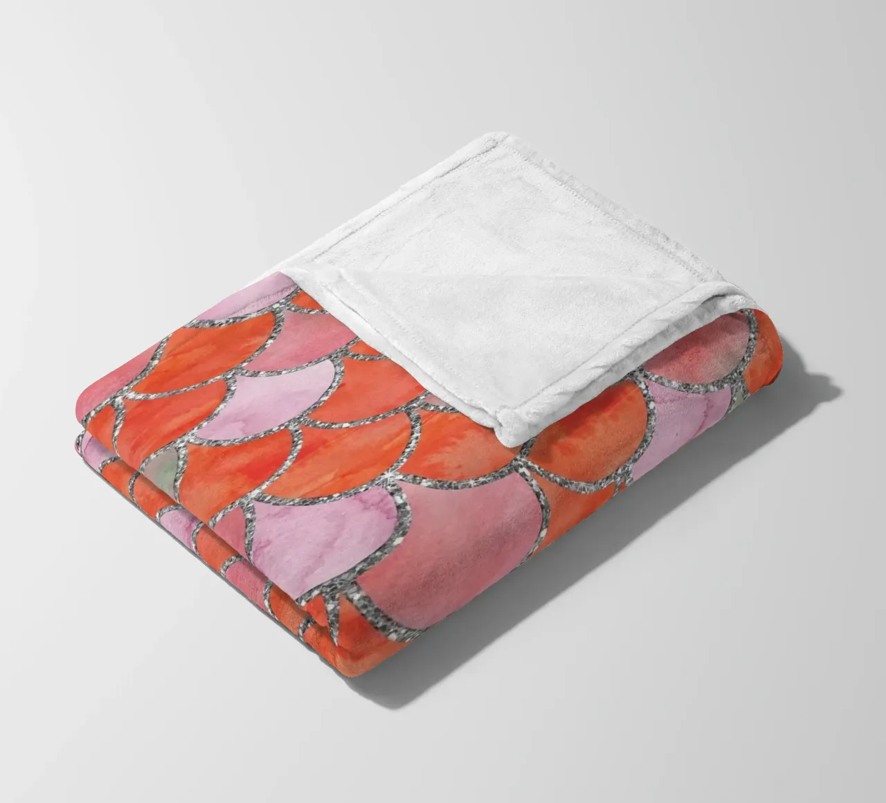 Scaglie di sirena in Tangerine Blush coperta in pile da Happy Littles
