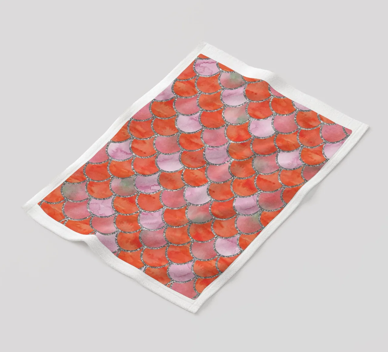 Scaglie di sirena in Tangerine Blush coperta in pile da Happy Littles