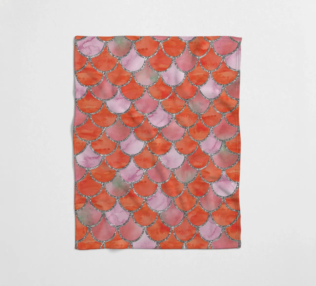 Scaglie di sirena in Tangerine Blush coperta in pile da Happy Littles