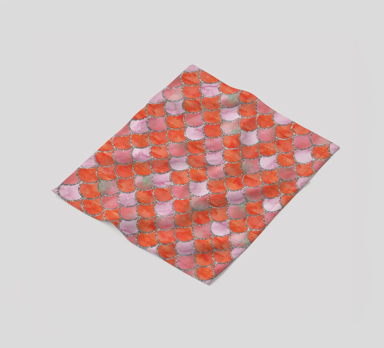 Scaglie di sirena in Tangerine Blush coperta in pile da Happy Littles