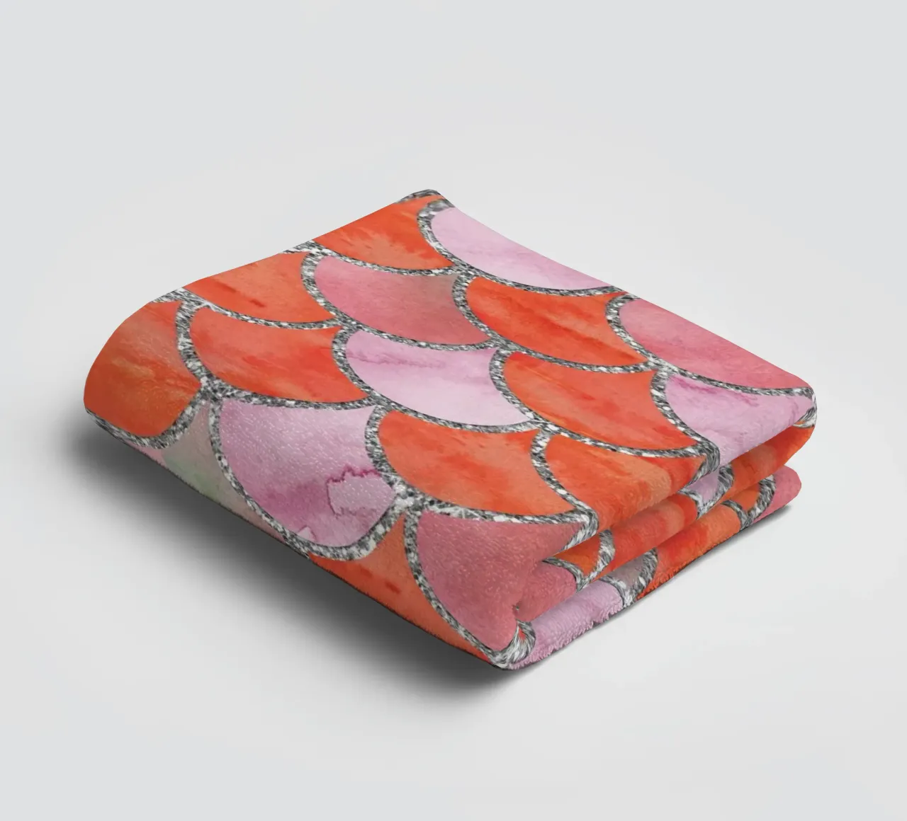 Scaglie di sirena in Tangerine Blush asciugamano da bagno da Happy Littles