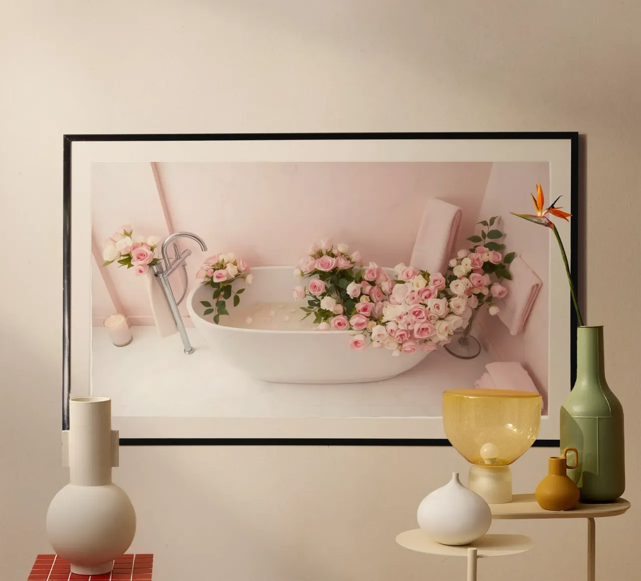 Un rilassante bagno floreale in un bagno moderno e decorato poster con telaio in alluminio da DesignDoodle