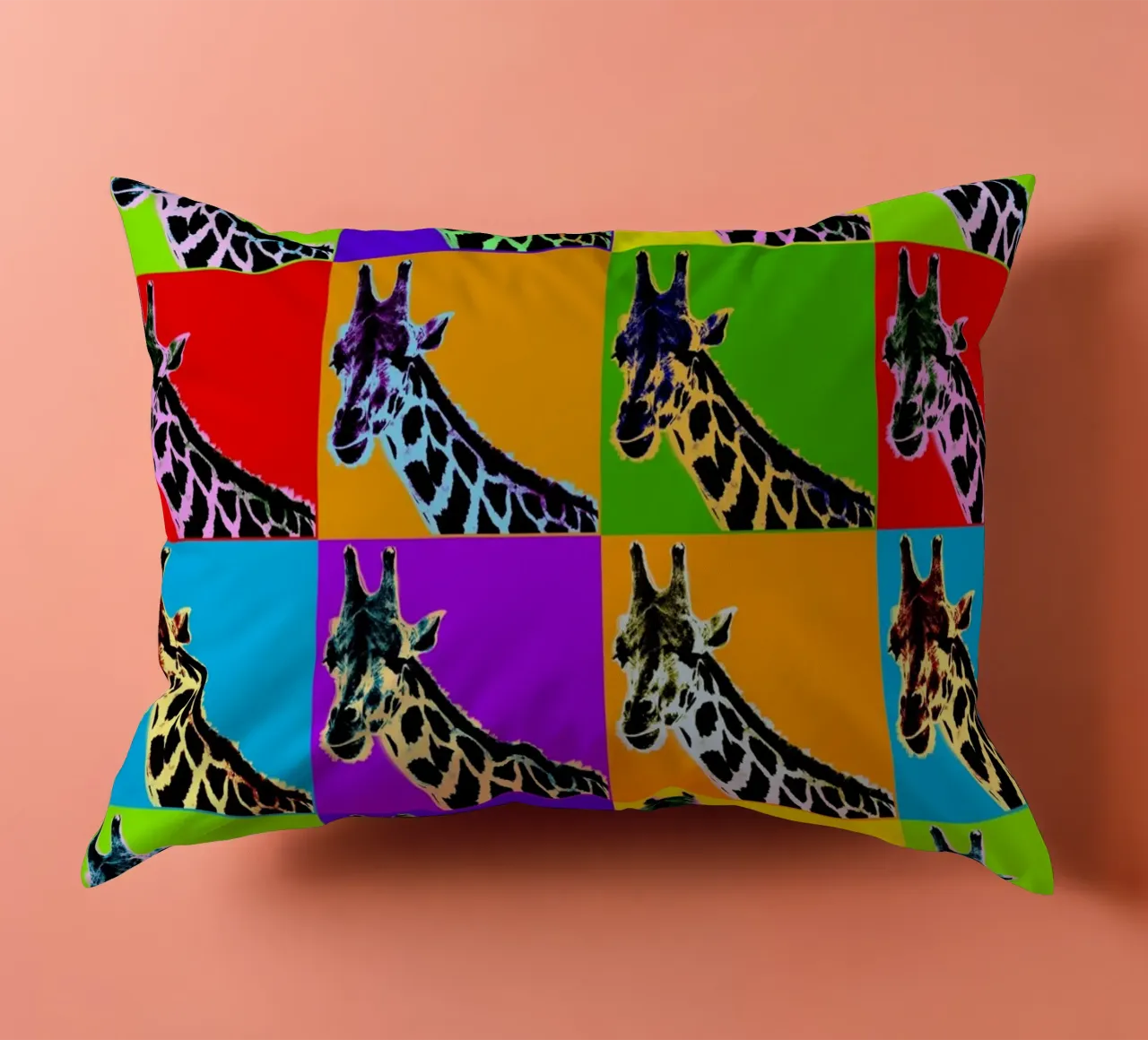Pop Art Giraffa Grid: Colori audaci, moderno e selvaggio, principi vibranti cuscino da NorwesClub