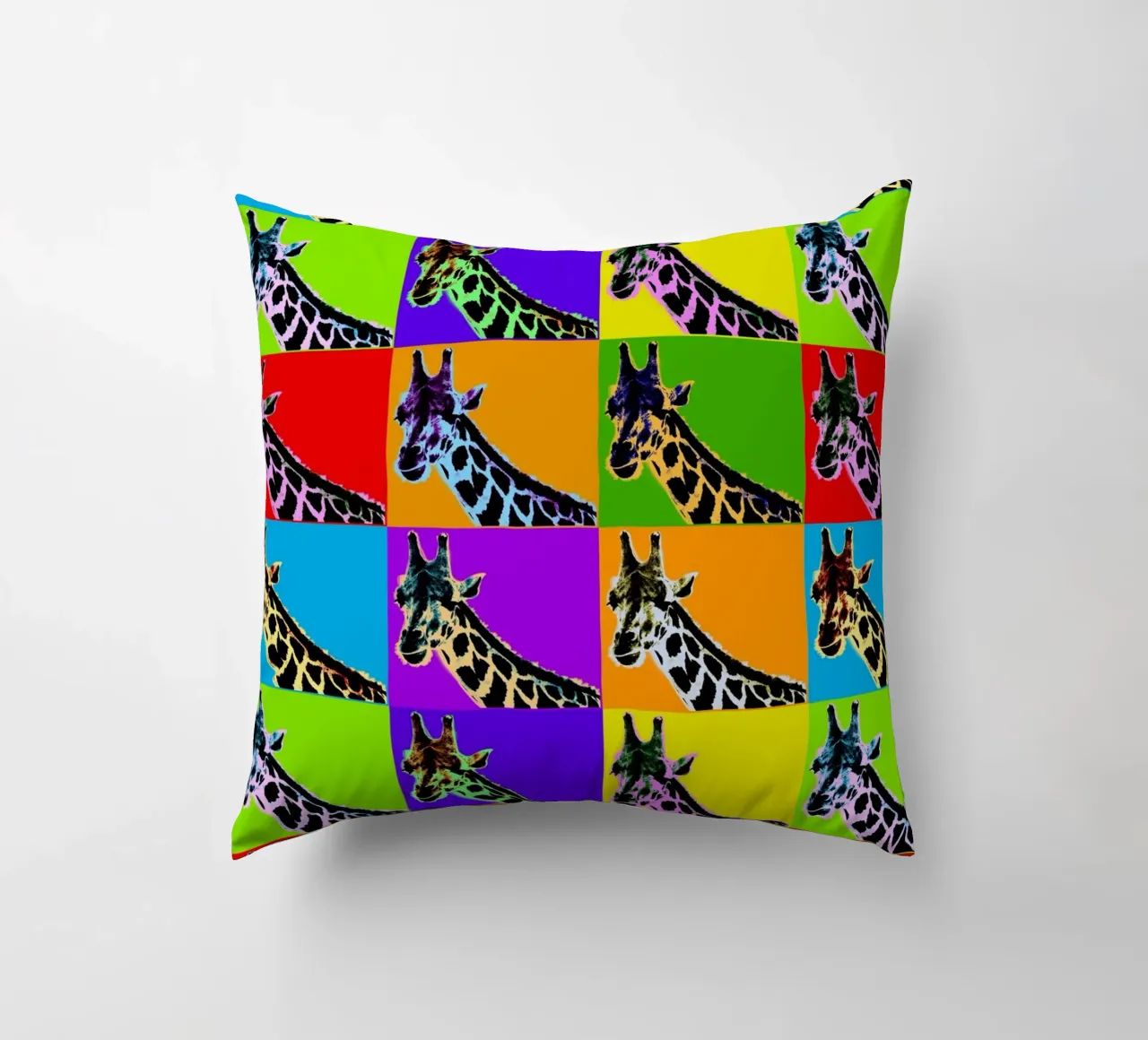 Pop Art Giraffa Grid: Colori audaci, moderno e selvaggio, principi vibranti cuscino da NorwesClub