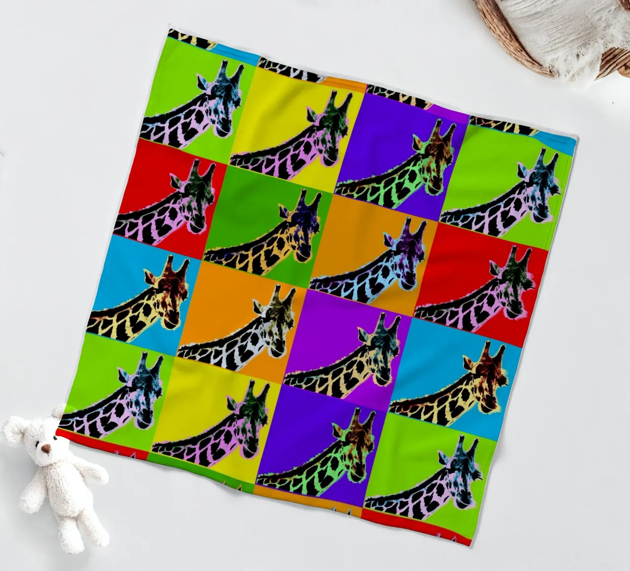 Pop Art Giraffa Grid: Colori audaci, moderno e selvaggio, principi vibranti coperta in pile da NorwesClub