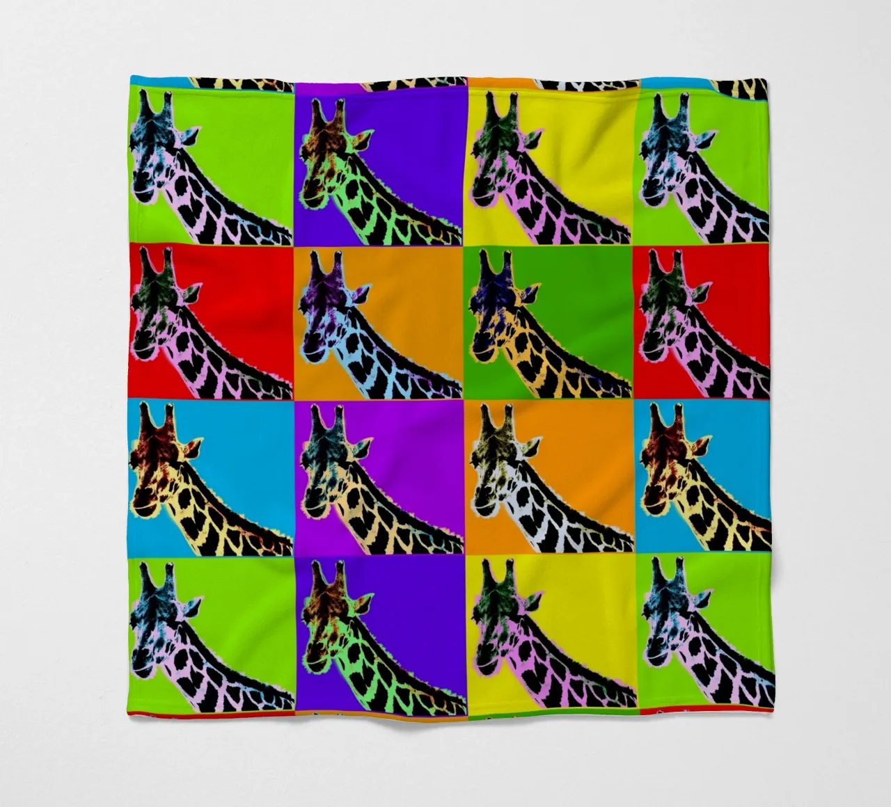 Pop Art Giraffa Grid: Colori audaci, moderno e selvaggio, principi vibranti coperta in pile da NorwesClub