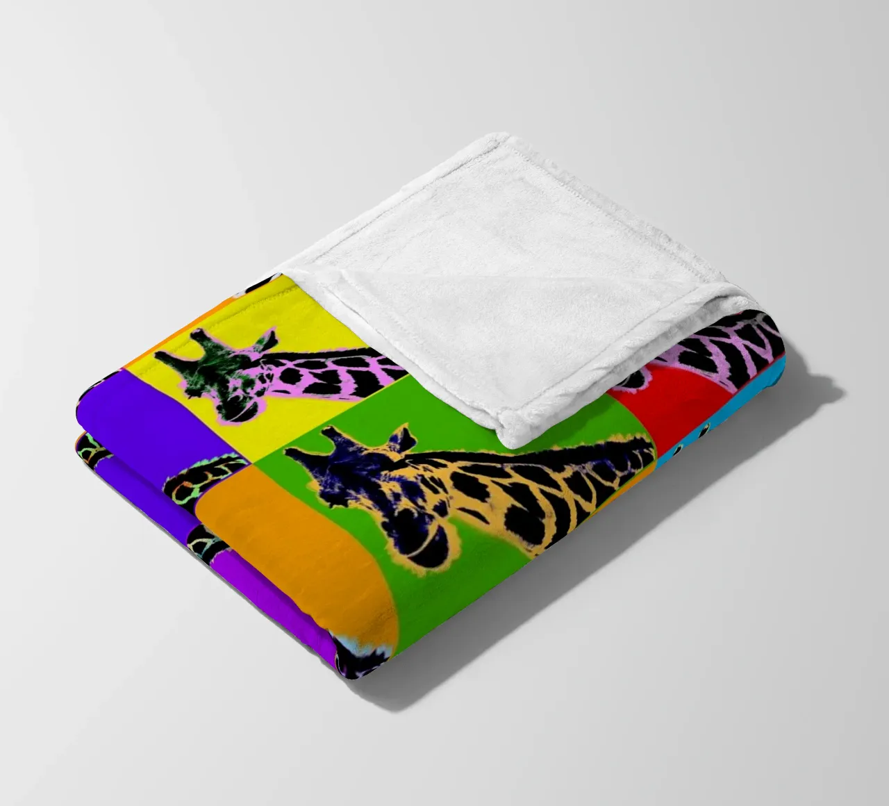 Pop Art Giraffa Grid: Colori audaci, moderno e selvaggio, principi vibranti coperta in pile da NorwesClub