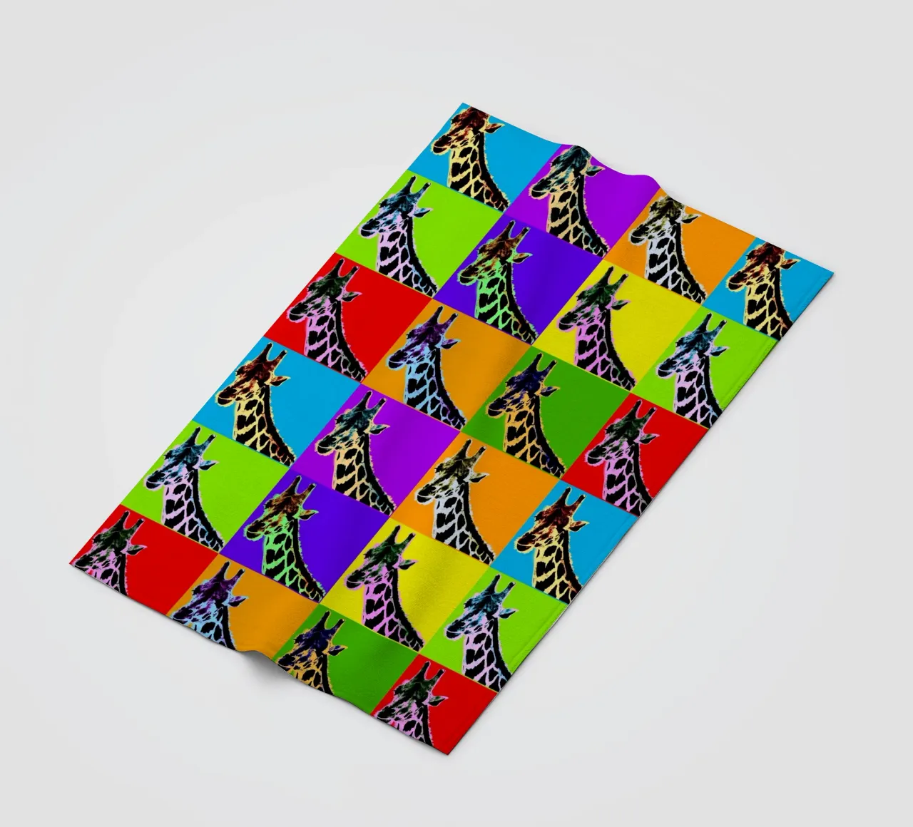 Pop Art Giraffa Grid: Colori audaci, moderno e selvaggio, principi vibranti coperta in pile da NorwesClub