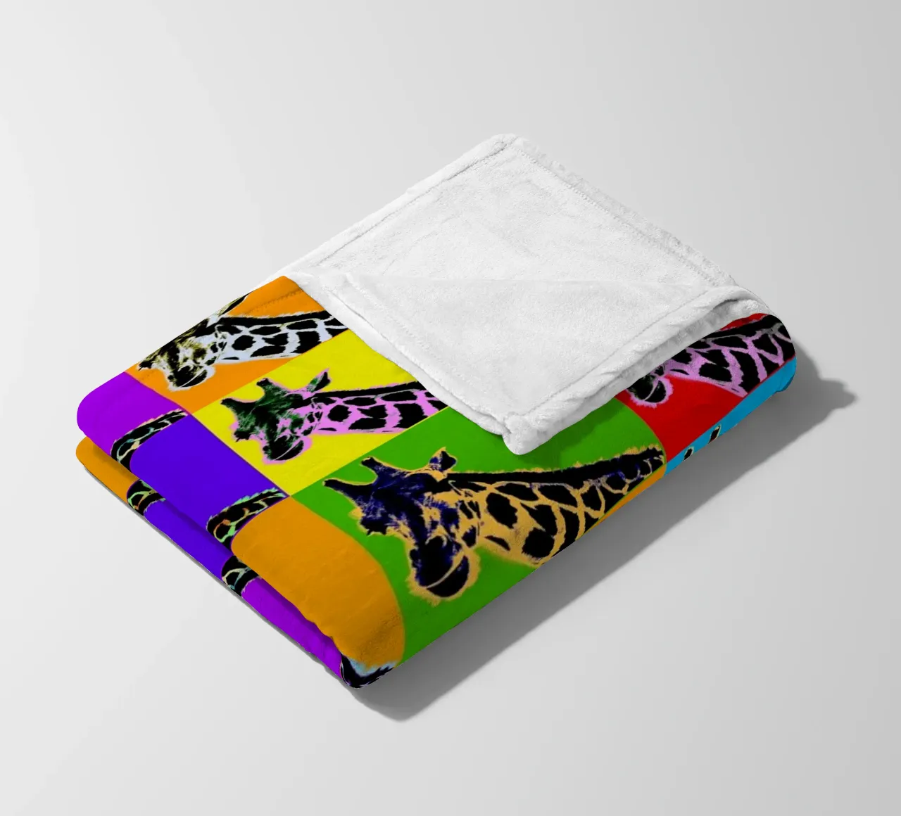 Pop Art Giraffa Grid: Colori audaci, moderno e selvaggio, principi vibranti coperta in pile da NorwesClub