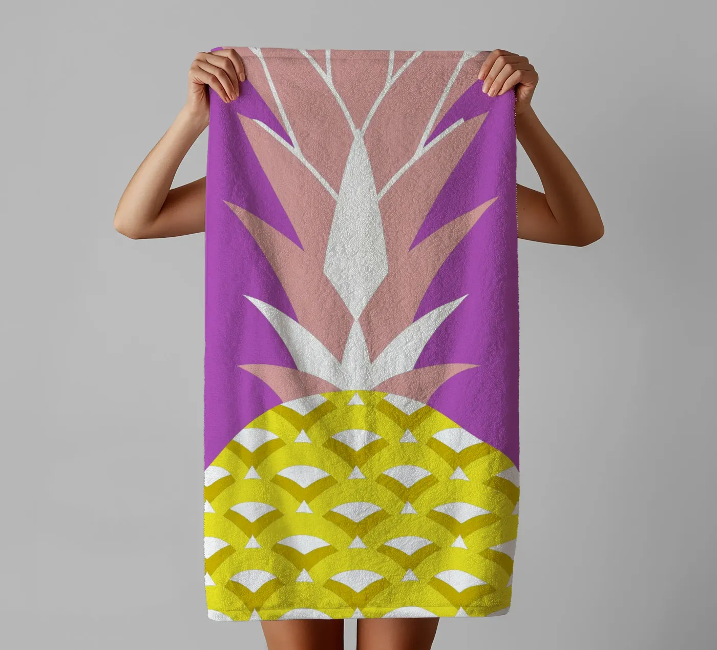 Ananas badhanddoek van LOOK DIFFERENT