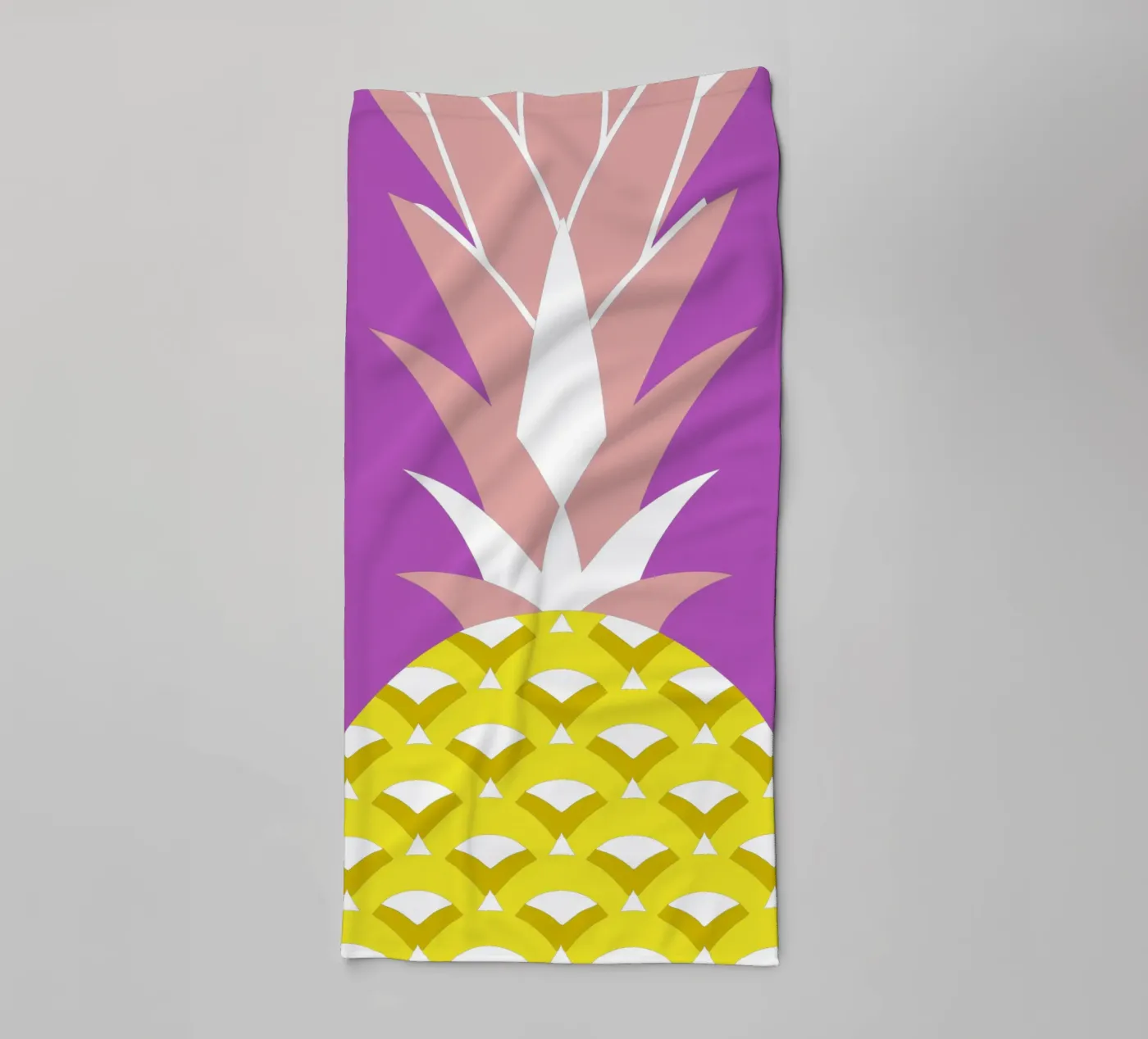 Ananas badhanddoek van LOOK DIFFERENT