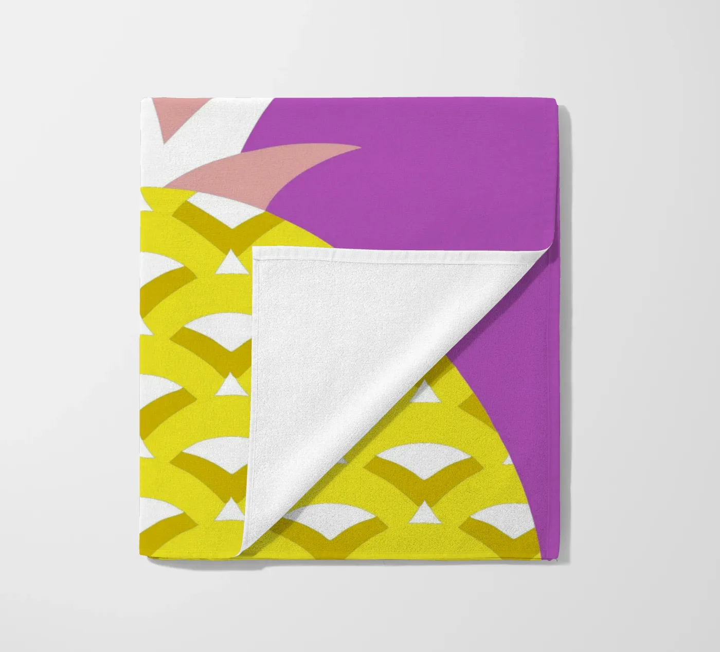 Ananas Strandtuch von LOOK DIFFERENT