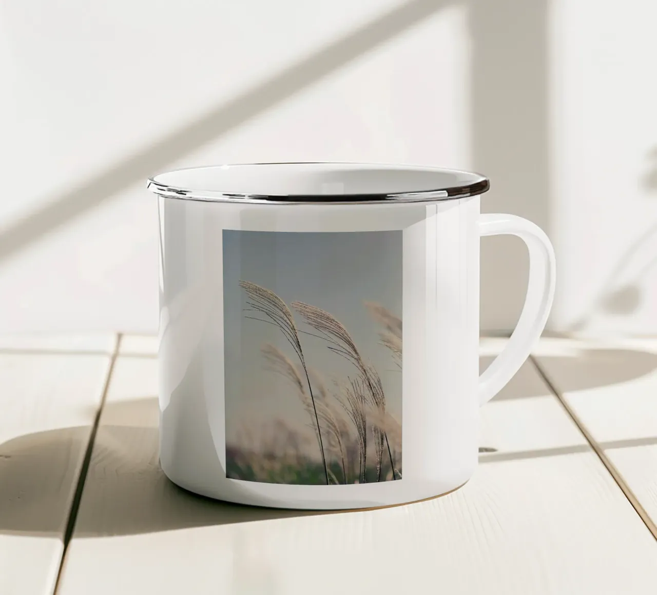 Blowing In The Breeze tazza in smalto da Flora & Fauna