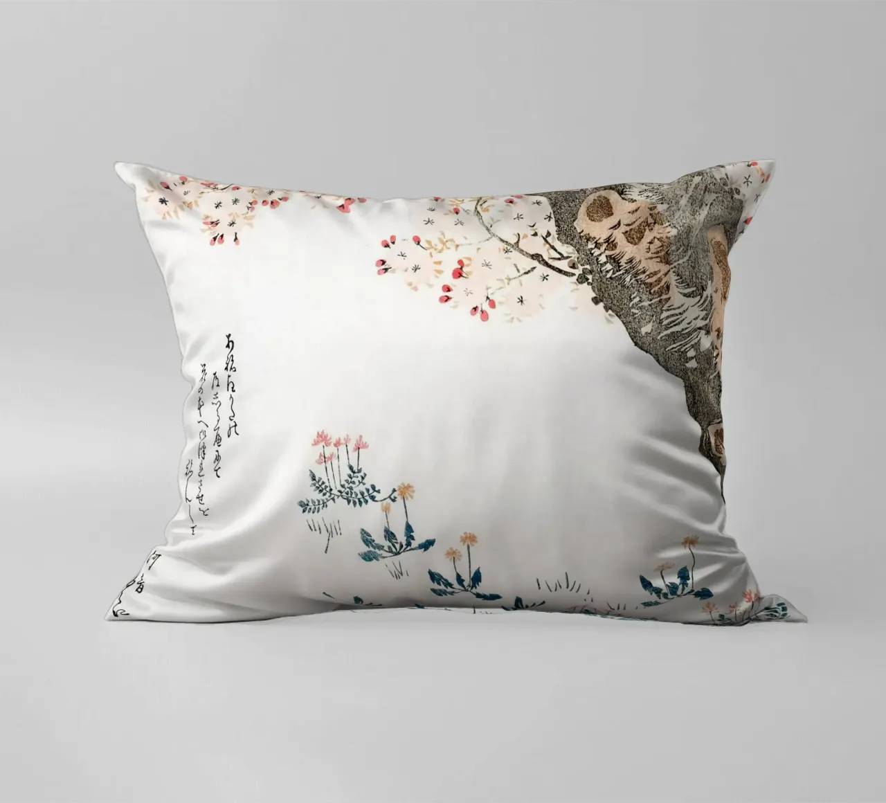 Hokusai: Albero dei ciliegi in fiore e fiori selvatici - Sereno Ukiyo-e cuscino da NorwesClub