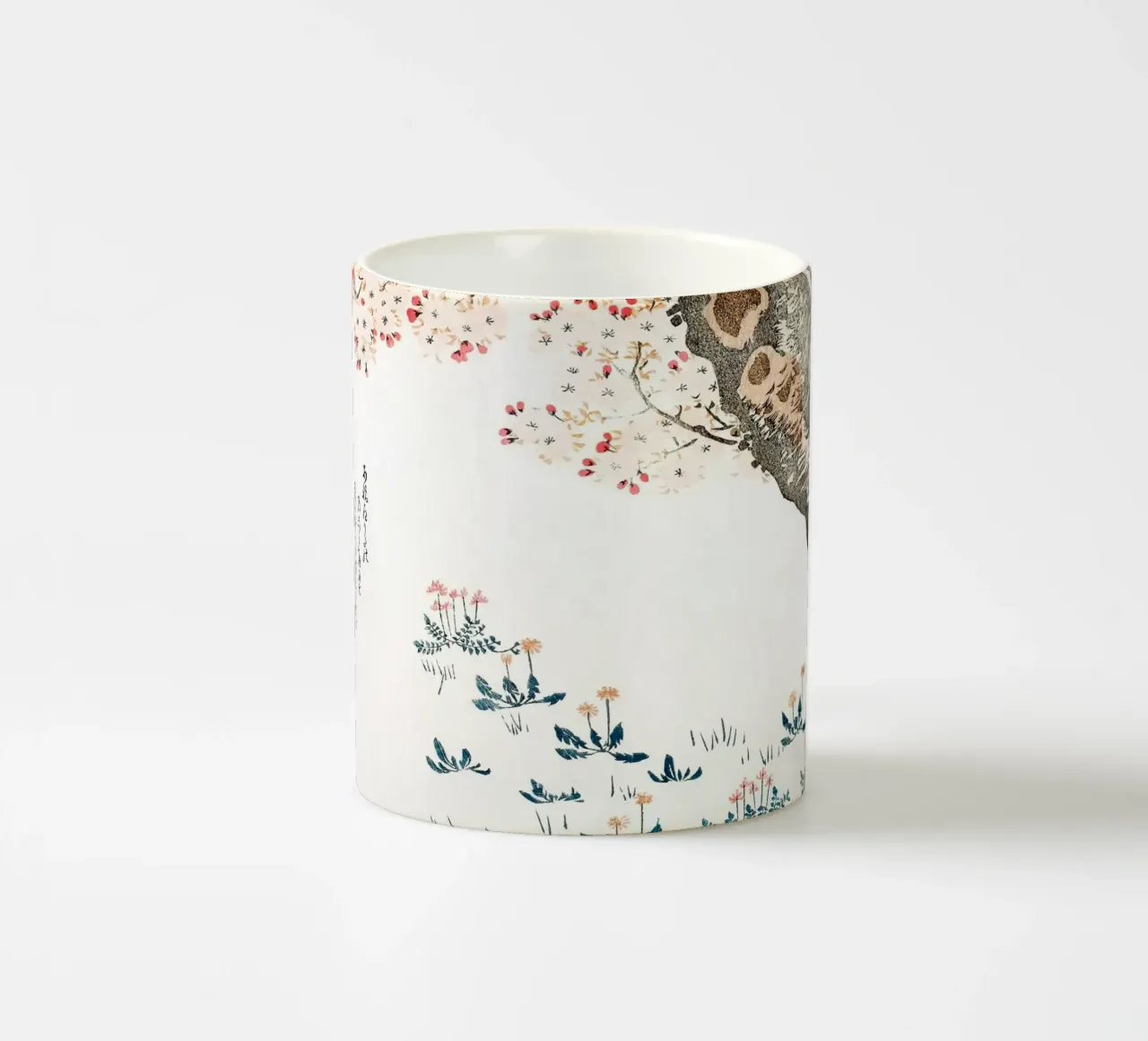 Hokusai: Albero dei ciliegi in fiore e fiori selvatici - Sereno Ukiyo-e tazza in ceramica da NorwesClub