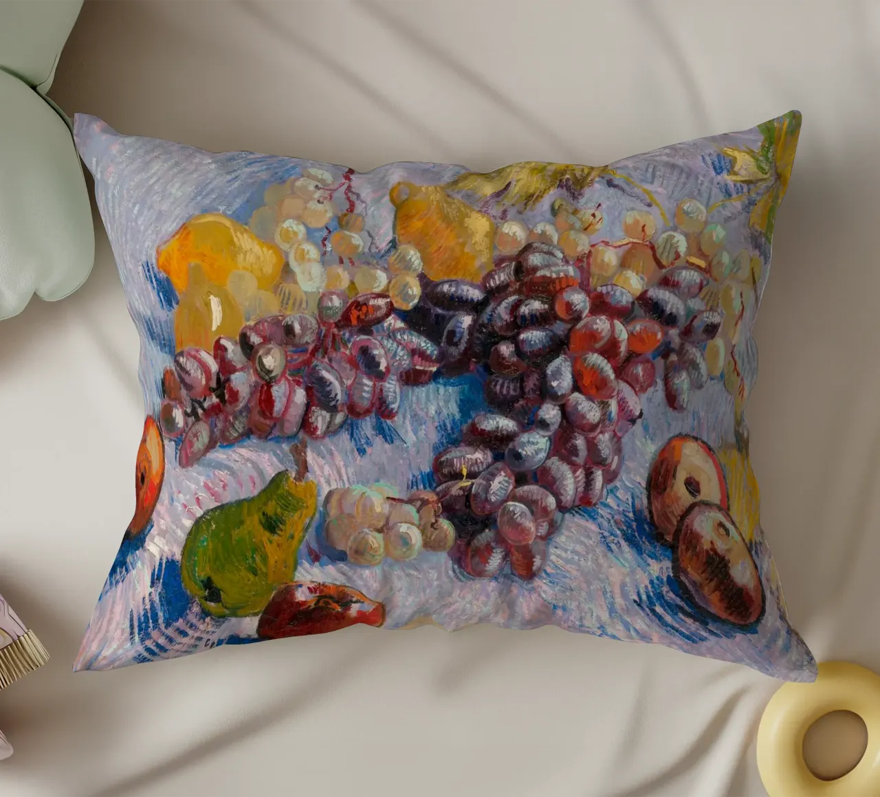 Natura morta di Van Gogh: Frutti, colori vivaci, post-impressione cuscino da NorwesClub