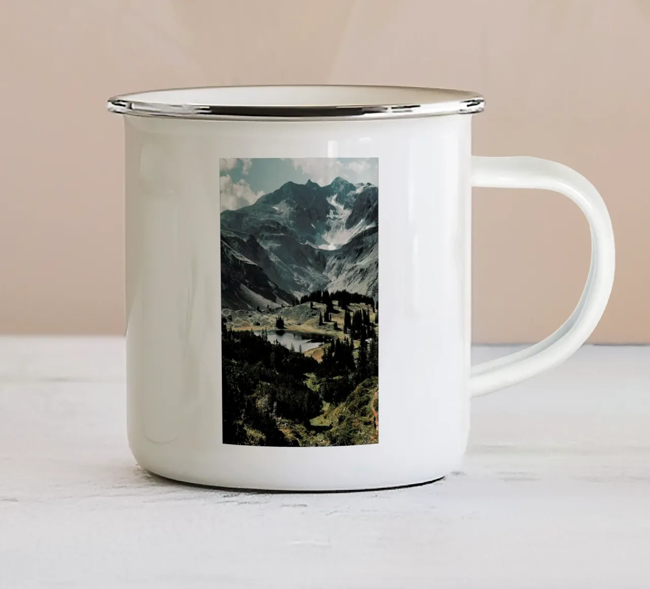 Idyllic tazza in smalto da Sebastian Hilgetag