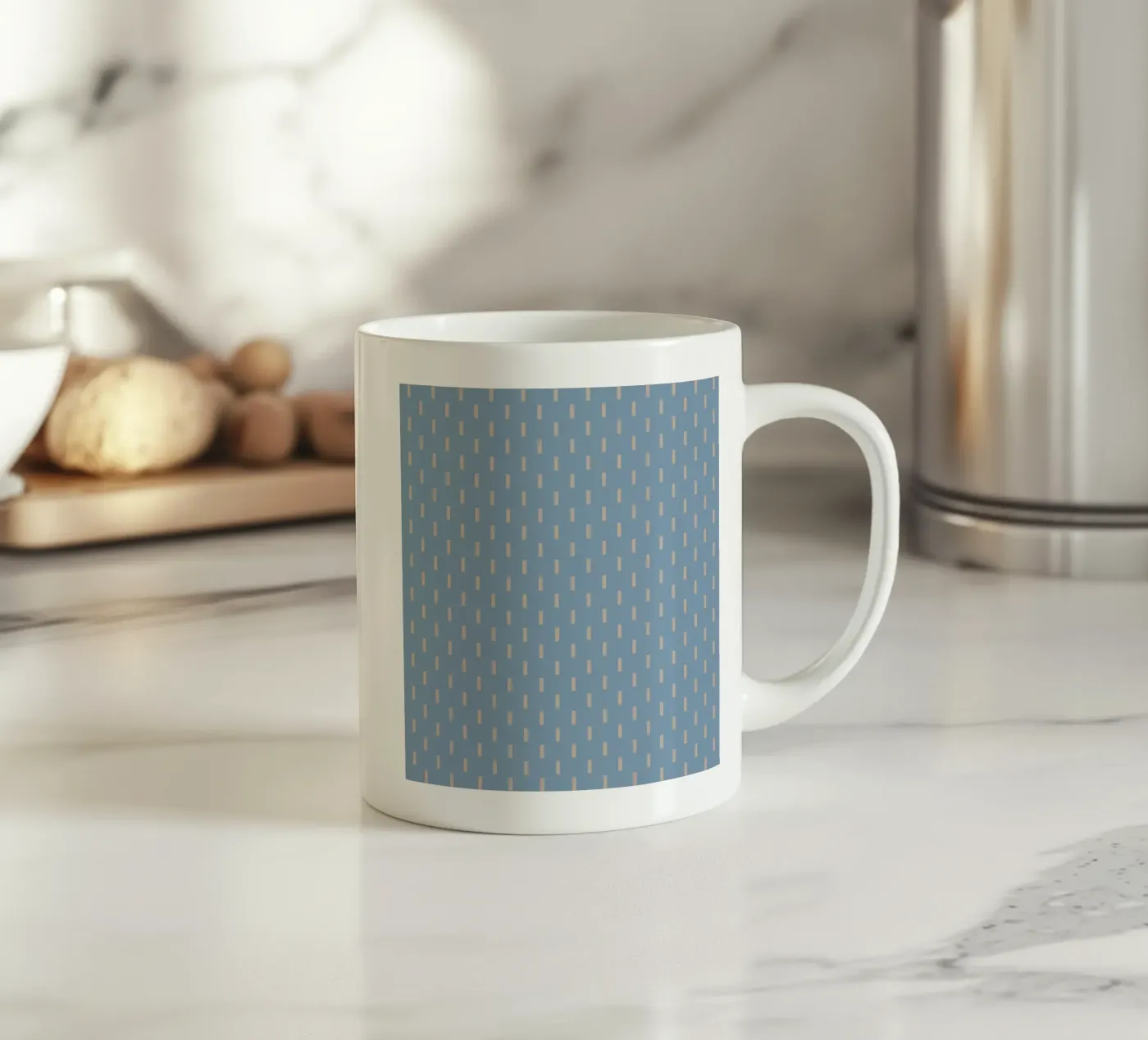 Weiße Rechtecke mit vertikalem Muster Keramik Tasse von Little Dean