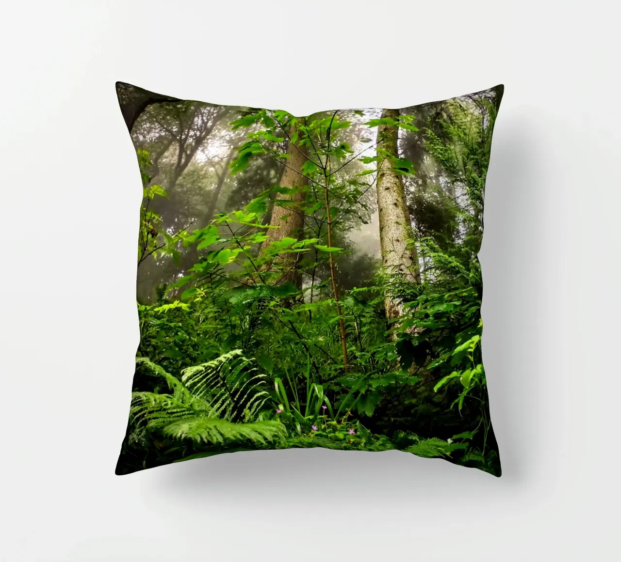 Forest #01: Emerald Canopy - Misty Forest Serenity cuscino da zenitt