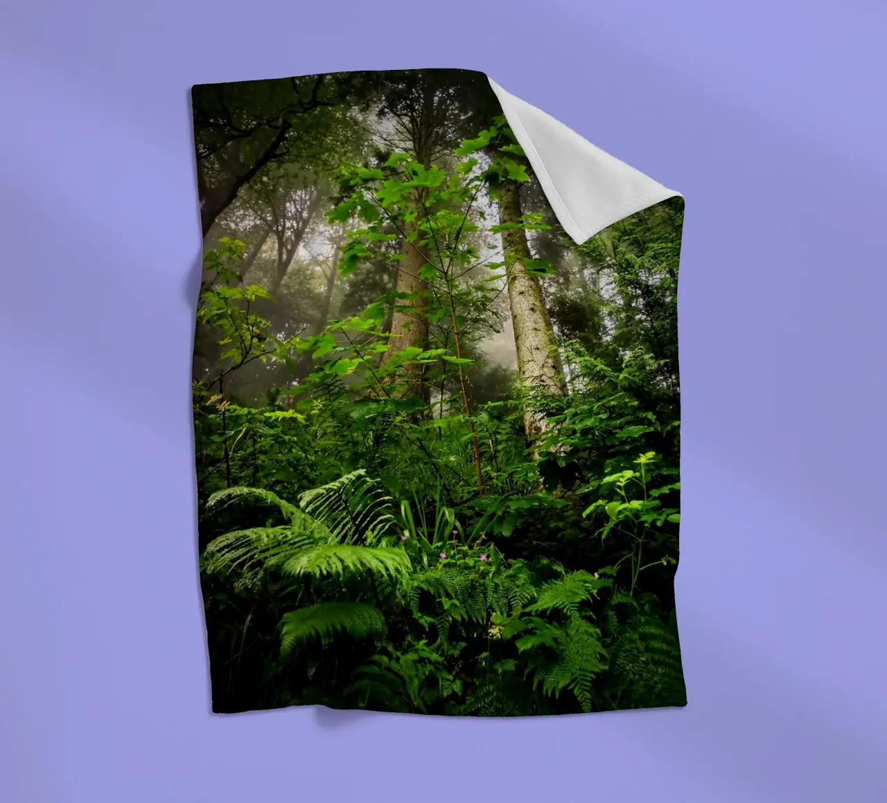 Forest #01: Emerald Canopy - Misty Forest Serenity coperta in pile da zenitt